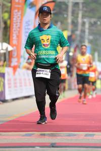 BIB: 4384
                            <button type="button" onclick="openModal(8214501)" class="btn btn-primary btn-sm float-right btn-popup" data-toggle="modal" data-target=".modal-high-quality">
                        <i class="fas fa-shopping-cart"></i> Add to Cart
                    </button>
                                            <button type="button" onclick="isThisMe(8214501, true)" class="btn btn-success btn-sm float-right btn-popup btn-isme hidden" data-toggle="tooltip" data-placement="bottom" title="นี่คือรูปของคุณใช่ไหม คลิกที่นี่เพื่อเอาเข้าอัลบั้ม">
                        <i class="fas fa-plus"></i> Add to album
                    </button>
                    <button type="button" onclick="isThisMe(8214501, false)" class="btn btn-warning btn-sm float-right btn-popup btn-isnotme hidden">
                        <i class="fas fa-ban"></i> Remove from album
                    </button>